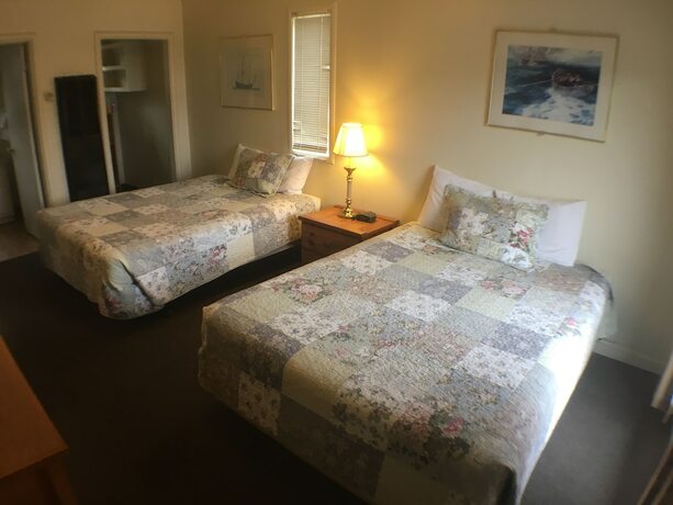 Imagen de la habitación del Motel Anchor Lodge, Fort Bragg. Foto 18