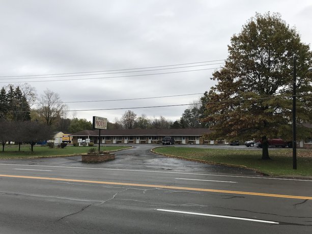 Imagen de los exteriores del Motel Angola. Foto 11