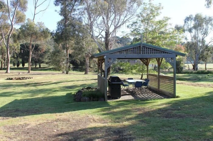 Imagen de los exteriores del Motel Aristocrat Waurnvale. Foto 10