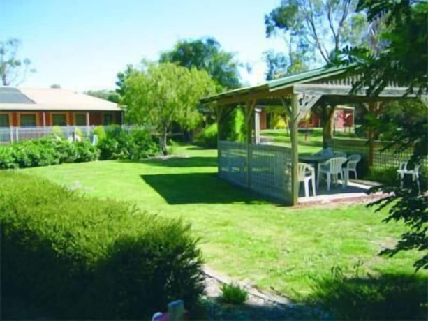 Imagen de los exteriores del Motel Aristocrat Waurnvale. Foto 11
