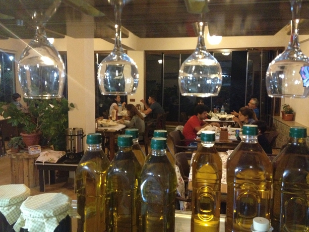 Imagen del bar/restaurante del Motel Assos Nazan Restoran Beach. Foto 10