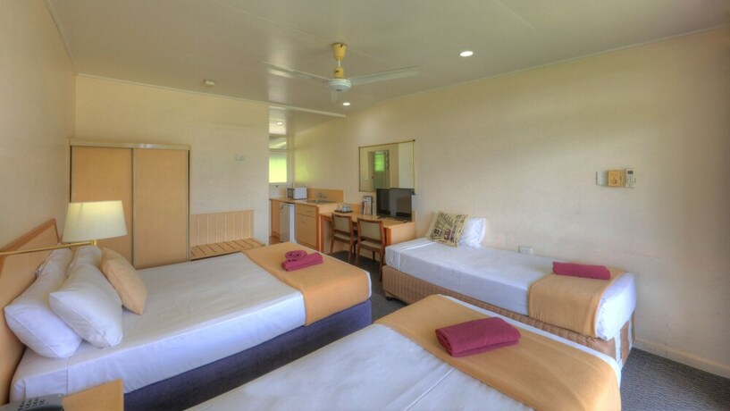 Imagen de la habitación del Motel Atherton. Foto 20