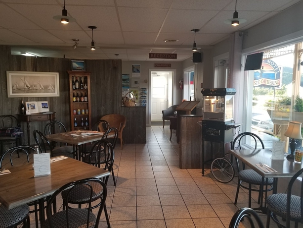 Imagen del bar/restaurante del Motel Baie St Catherine. Foto 8