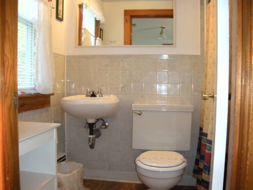 Imagen de la habitación del Motel Bass River. Foto 7