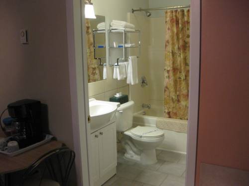 Imagen de la habitación del Motel Bel-eau. Foto 2