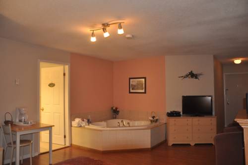Imagen de la habitación del Motel Bel-eau. Foto 10