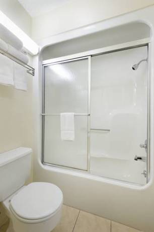 Imagen de la habitación del Motel Belle Aire. Foto 14
