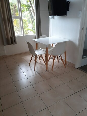 Imagen de la habitación del Motel Belmont Palms. Foto 18