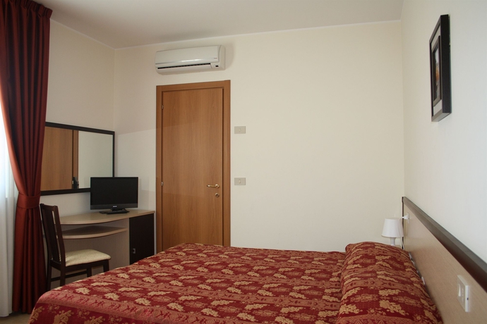 Imagen de la habitación del Motel Boston, Silvi. Foto 11