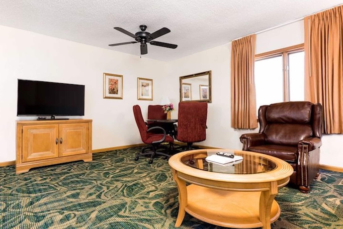 Imagen de la habitación del Motel Branson's Best. Foto 12