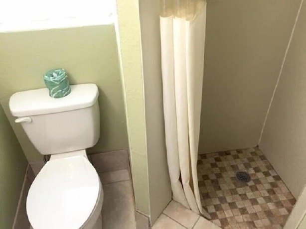 Imagen de la habitación del Motel Budget Inn, Tallahassee. Foto 9
