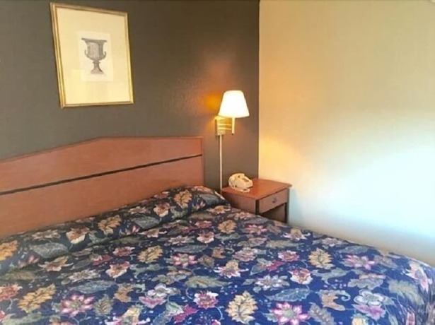 Imagen de la habitación del Motel Budget Inn, Tallahassee. Foto 14