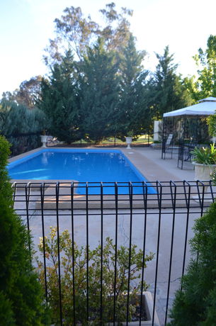 Imagen de los exteriores del Motel Burringa. Foto 10