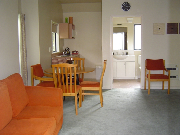 Imagen de los interiores del Motel Bush Inn Court. Foto 15