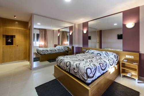 Imagen de la habitación del Motel Cancún Avilés. Foto 4