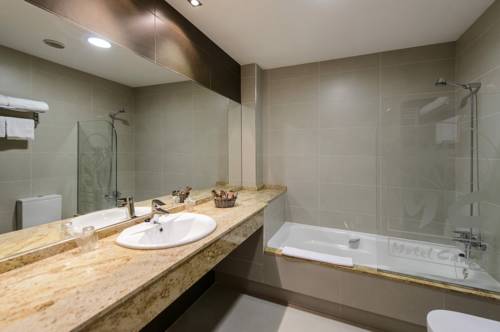 Imagen de la habitación del Motel Cancún Avilés. Foto 5