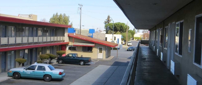 Imagen de los exteriores del Motel Capri, Redwood Junction. Foto 18