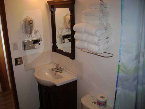 Imagen de la habitación del Motel Cedar, Radium Hot Springs. Foto 14