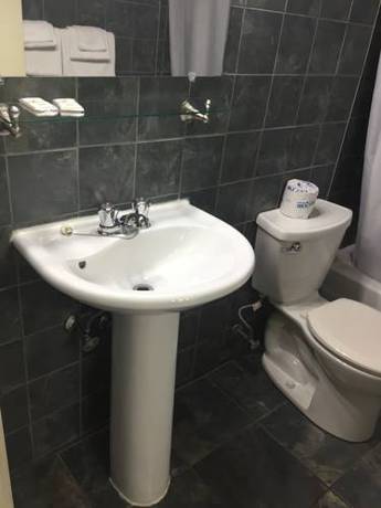 Imagen de la habitación del Motel Century, Cornwall. Foto 4