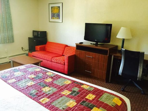 Imagen de los exteriores del Motel Charles River Inn. Foto 19