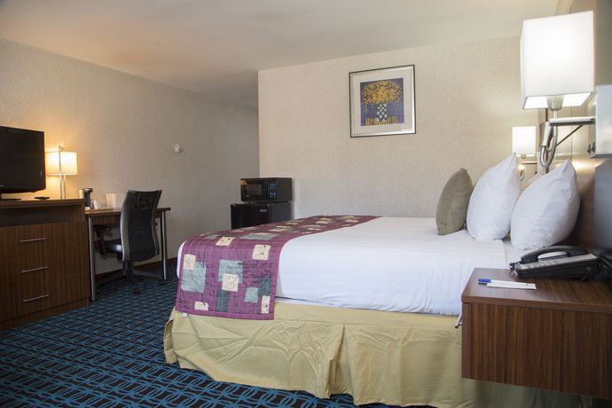 Imagen del bar/restaurante del Motel Charles River Inn. Foto 4