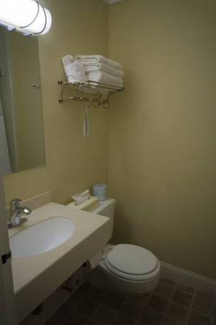 Imagen de la habitación del Motel Charlroy. Foto 16