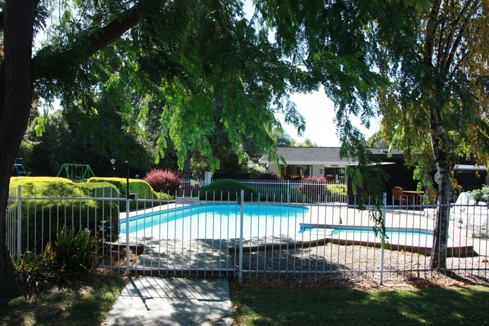 Imagen de la piscina del Motel Cherylea. Foto 14