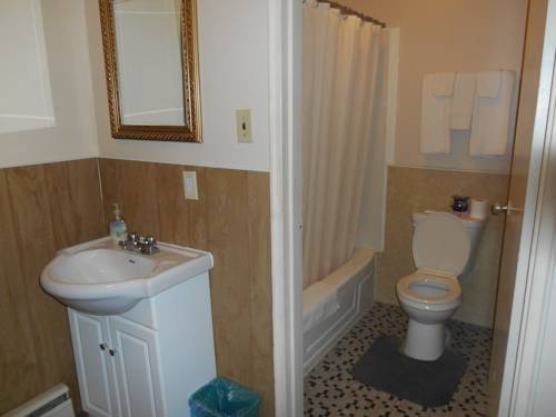 Imagen de la habitación del Motel Chipican Sarnia. Foto 3