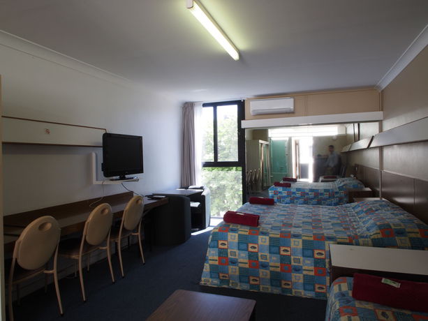 Imagen de los exteriores del Motel City Beach. Foto 14