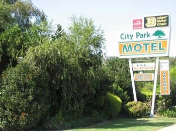 Imagen de los exteriores del Motel City Park and Apartments. Foto 6