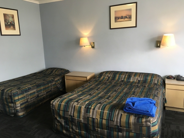 Imagen de la habitación del Motel City West. Foto 7