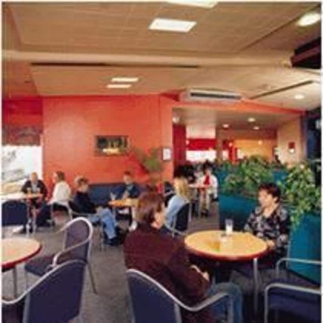 Imagen del bar/restaurante del Motel Claremont Hotel, Claremont. Foto 3