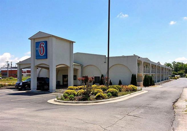 Imagen general del Motel Clarion Pointe Decatur River City. Foto 2