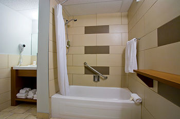 Imagen de la habitación del Motel Clarion Pointe La Malbaie. Foto 4