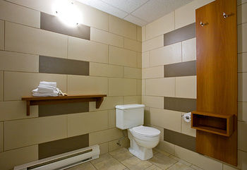 Imagen de los interiores del Motel Clarion Pointe La Malbaie. Foto 16