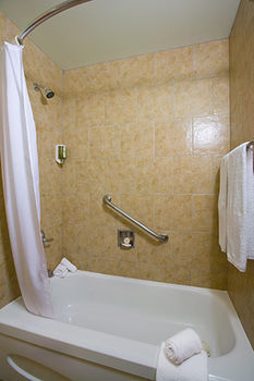 Imagen de la habitación del Motel Clarion Pointe La Malbaie. Foto 13