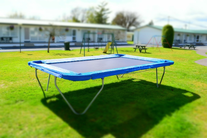 Imagen de los exteriores del Motel Cleveland Thermal. Foto 9