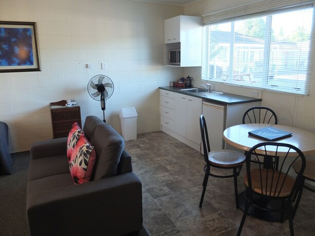 Imagen de la habitación del Motel Colonial Court. Foto 16