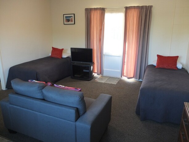 Imagen de la habitación del Motel Colonial Court. Foto 30