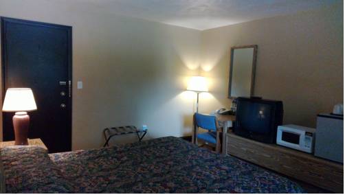 Imagen de la habitación del Motel Colonial Inn. Foto 5