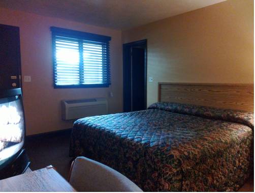Imagen de la habitación del Motel Colonial Inn. Foto 9