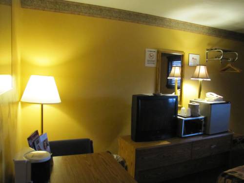 Imagen de la habitación del Motel Colonial Inn. Foto 16