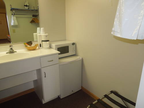 Imagen de la habitación del Motel Colonial Manor. Foto 12