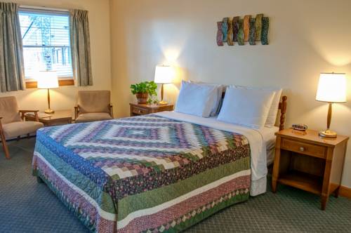 Imagen de la habitación del Motel Colonial, North Conway. Foto 14