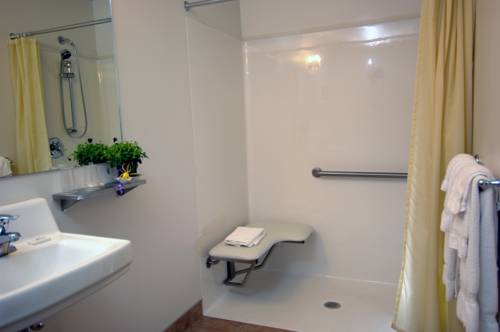 Imagen de la habitación del Motel Colonial, North Conway. Foto 16