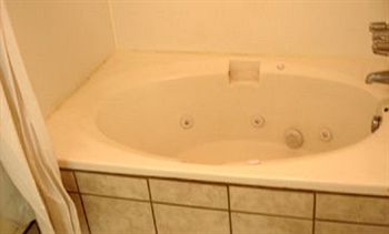 Imagen general del Motel Colonial Pool and Spa. Foto 6