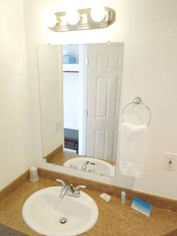 Imagen de la habitación del Motel Col-pacific. Foto 15