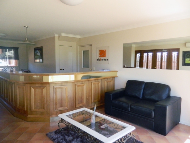 Imagen de los interiores del Motel Comfort Inn Clubarham. Foto 19