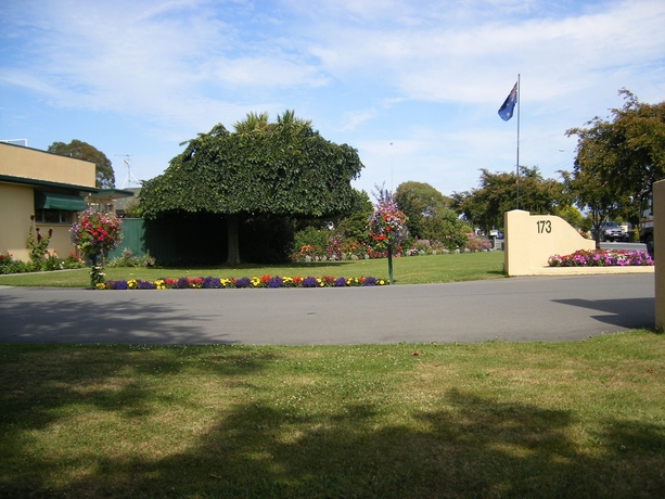 Imagen de los exteriores del Motel Commodore Court. Foto 10