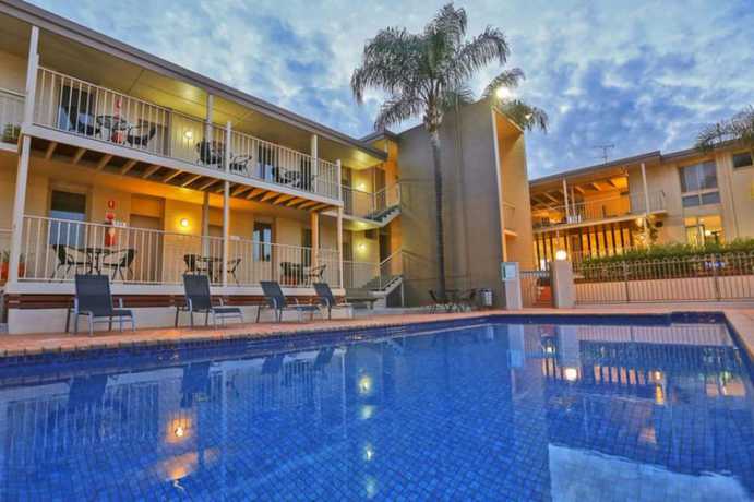 Imagen de la piscina del Motel Commodore Mildura. Foto 19